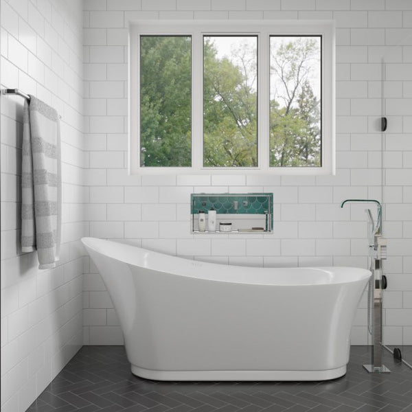 EAGO AM2140 68" White Free Standing Oval Air Bubble Bathtub   EXC